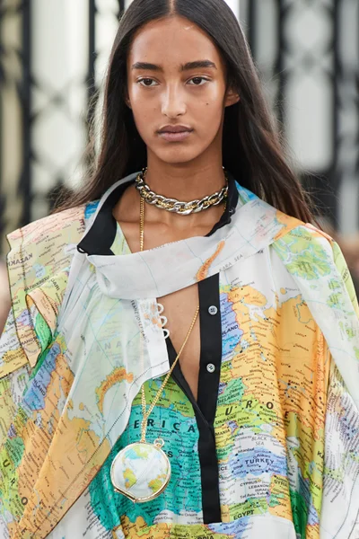 Look 1